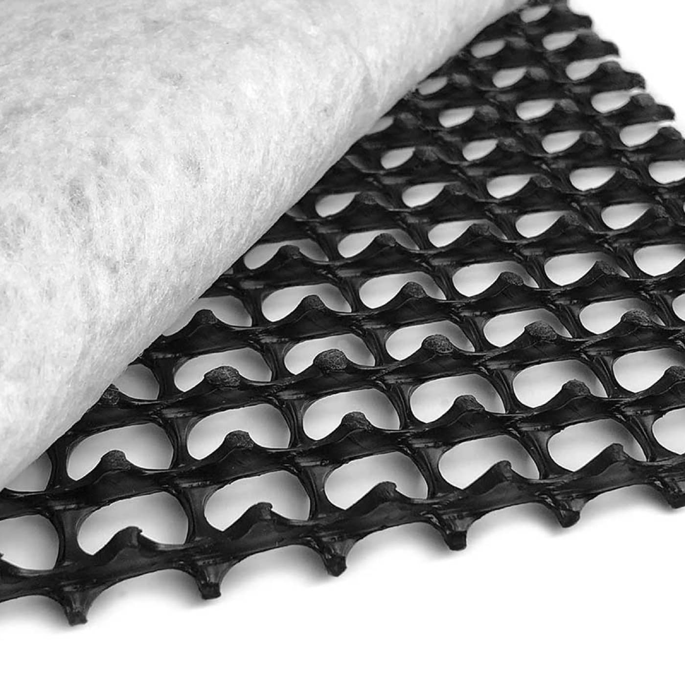Géonet associé à un géotextile non tissé, formant un géocomposite drainant